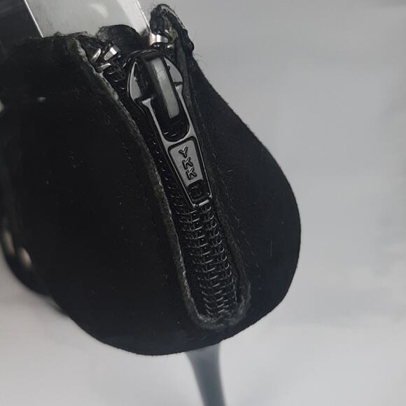 BCBG PARIS HEELS , HEELS ARE 4.5 - Picture 5 of 15